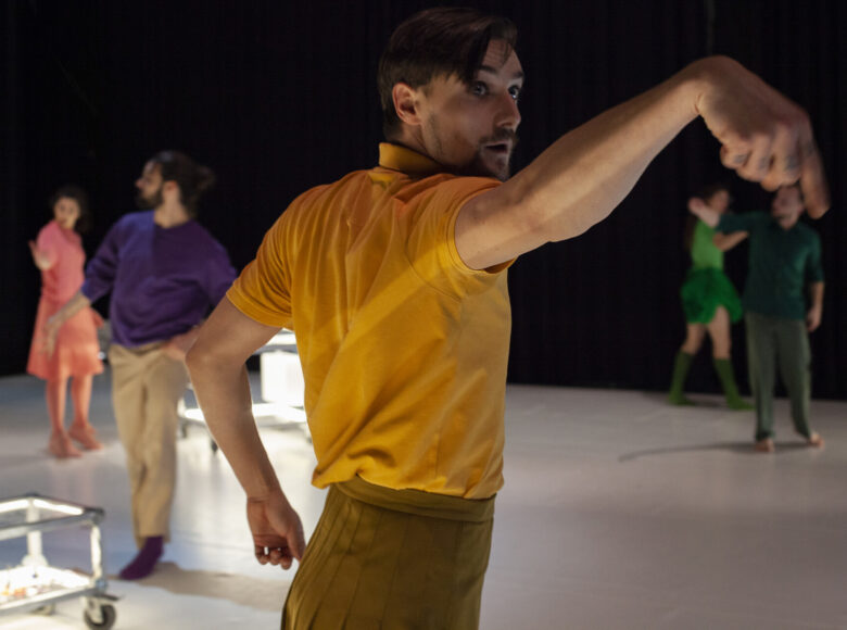 Zdjęcie z przedstawienia teatru tańca.