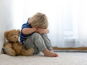 Read more about the article Trauma w dzieciństwie i jej skutki w dorosłości