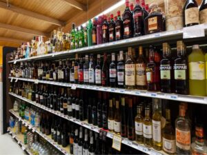 Read more about the article Brak ograniczenia nocnej sprzedaży alkoholu na stacjach benzynowych w nowelizacji ustawy