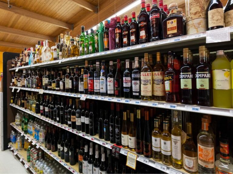 Read more about the article Brak ograniczenia nocnej sprzedaży alkoholu na stacjach benzynowych w nowelizacji ustawy