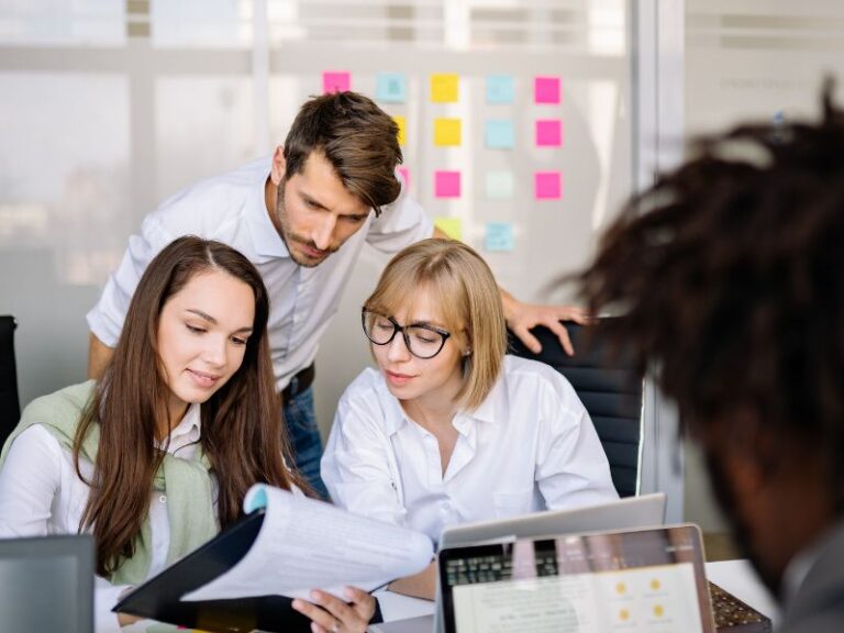 Read more about the article Prawo.pl: od 2026 wzrośnie limit zwolnienia z podatku VAT