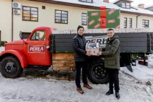 Read more about the article Świąteczne paczki żywnościowe od Perły dla podopiecznych Caritas