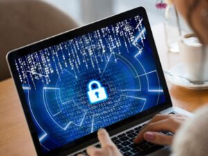 Read more about the article UE wzmacnia poziom cyberbezpieczeństwa – nowe przepisy będą chronić cyfrową gospodarkę