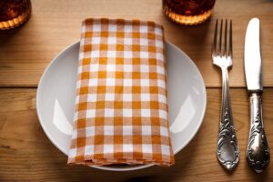Read more about the article Rosną długi w sektorze HoReCa, głównie w gastronomii