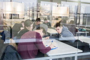 Read more about the article Ogólnopolska konferencja poświęcona edukacji o Holokauście –  Muzeum na  Majdanku 22.IV.