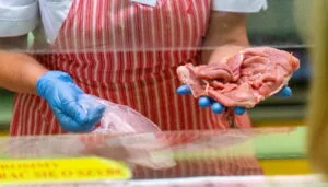 Read more about the article Polacy są mięsożercami i nie zamierzają zmieniać nawyków