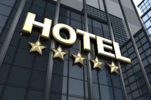 Read more about the article Branża hotelarska odrobiła większość pandemicznych strat.