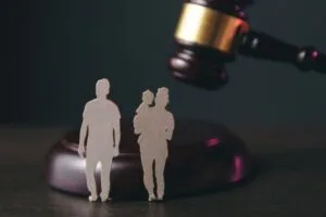 Read more about the article Prawo.pl: „ustawa Kamilka” wesprze ochronę dzieci przed przemocą
