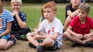 Read more about the article Wakacje – czas bez(troski). Jakie zmartwienia dotykają dzieci?