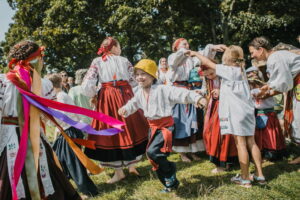 Read more about the article Potańcówki na Festiwalu Re:tradycja – Jarmark Jagielloński