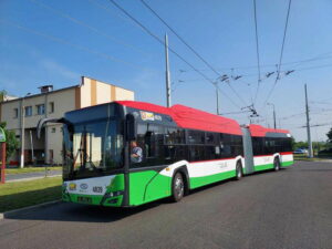 Read more about the article Przegubowe autobusy elektryczne wyjechały dzisiaj na ulice Lublina