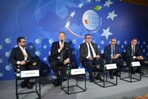 Read more about the article Polski rynek gier na pieniądze. Czy z szarą strefą da się wygrać?