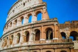 Read more about the article Jesienny city break na południu i zachodzie Europy. Trzy miasta spodziewają Polaków