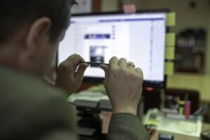 Read more about the article Niska płaca i dyskryminacja na rynku pracy szkodzą zdrowiu