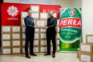 Read more about the article Już czwarty rok z rzędu  pracownicy Browaru Perła pojawili się w siedzibie Caritas Archidiecezji Lubelskiej z darami.