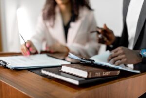 Read more about the article Zmiany w adwokaturze. Nowe zasady wykonywania zawodu wprowadzone w regulaminie i kodeksie etyki.