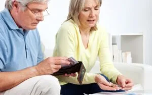 Read more about the article Długi na emeryturze: seniorzy zalegają prawie 6 miliardów złotych