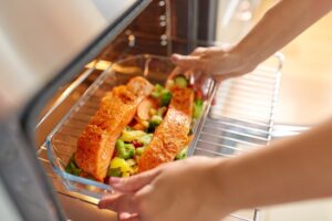 Read more about the article Światowy Dzień Kwasów Omega-3: morskie ryby za rzadko goszczą na polskich stołach i dlatego konieczna może być suplementacja