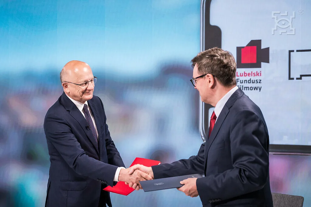 Zdjęcie Prezydenta Miasta Lublin, Krzysztofa Żuka i przedstawiciela Politechniki Lubelskiej.