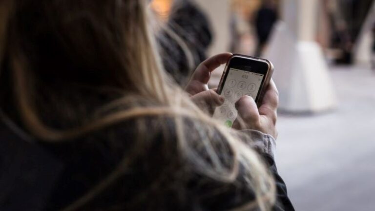 Read more about the article Polacy wciąż boją się oficjalnie zgłaszać mobbing.