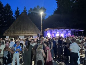 Read more about the article Potańcówka w Skansenie – 27.VII.