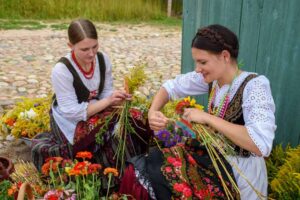 Read more about the article Odpust na Matki Boskiej Zielnej i Jarmark Ziołowo-Miodowy – Skansen 15.VIII.