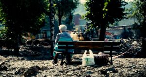 Read more about the article Pomoc powodzianom – jak pomagać mądrze? Rady od Szlachetnej Paczki