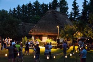 Read more about the article Potańcówka na zakończenie sezonu! Skansen 12.X.