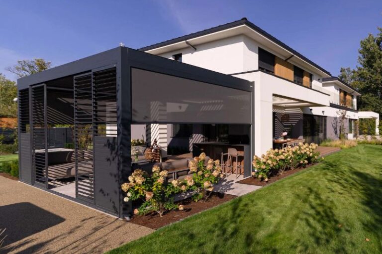 Read more about the article Jak dbać o pergolę tarasową, aby służyła przez lata?