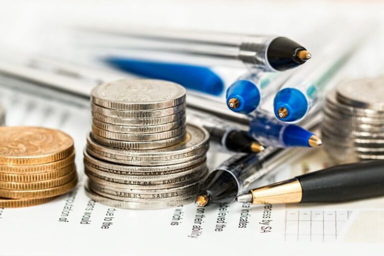 Read more about the article Planowane obniżki stóp procentowych – co z kredytami?