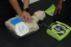 Read more about the article Kto powinien zapisać się na kurs pierwszej pomocy BLS-AED?