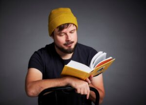 Read more about the article Warsztaty krytyki literackiej z Wojciechem Szotem | Echo Liter – Warsztaty Kultury 10-11.V