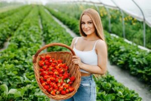 Read more about the article Pochodzenie ma znaczenie – kupujmy polskie truskawki