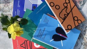 Read more about the article Echo liter | Wystawa „Oceń książkę po okładce” – Warsztaty Kultury 13-30.V.
