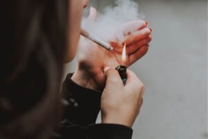 Read more about the article Szwecja skutecznie walczy z uzależnieniem młodzieży od tytoniu – Polska daleko w tyle