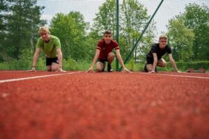 Read more about the article Nowy rok szkolny z Fundacją Świętego Mikołaja – Raport o nierównościach edukacyjnych