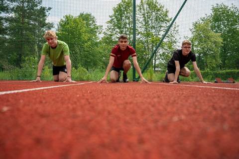 Read more about the article Nowy rok szkolny z Fundacją Świętego Mikołaja – Raport o nierównościach edukacyjnych