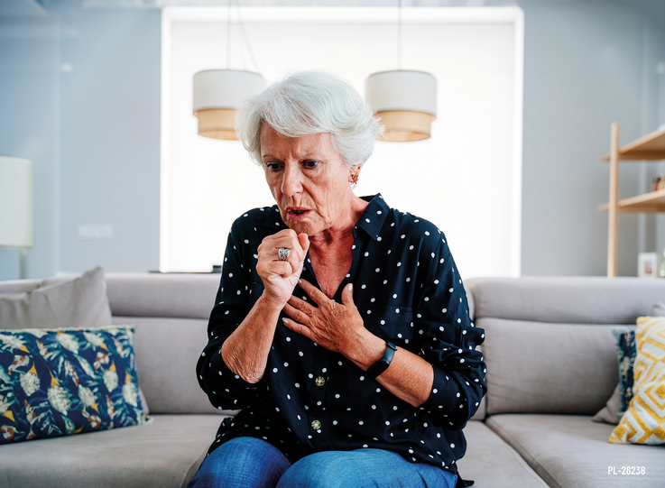 Kobieta w trakcie ataku duszności