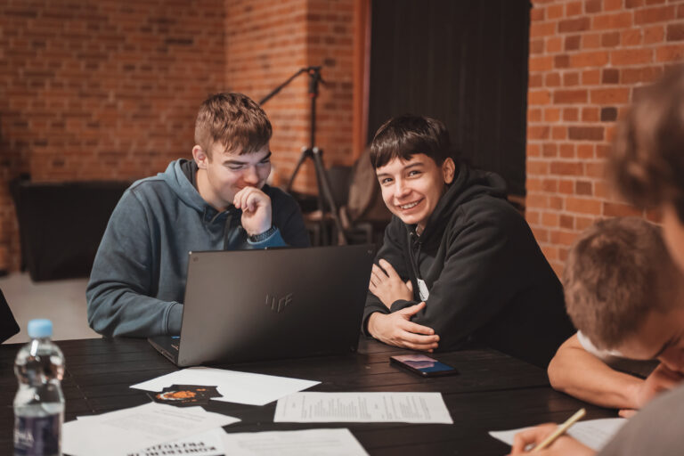 Read more about the article Młodzi projektanci gier poszukiwani! Trwa nabór do Turnieju Trójgamicznego 2025/26