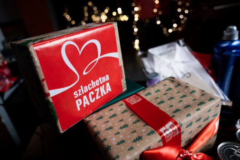 Read more about the article Magda Steczkowska, Kasia Moś, Muniek Staszczyk i Michu Kontrabas  – grają razem w Szlachetnej Paczce