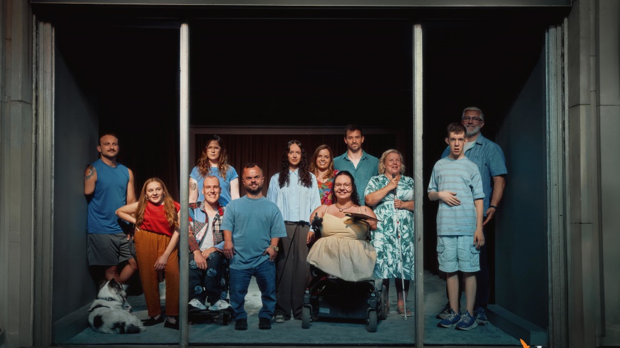 Zdjęcie promujące ogólnopolską kampanię społeczną „Niepełnosprawność nie mówi jacy jesteśmy”