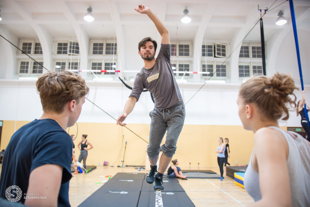Trening w Akademii Sztukmistrzów